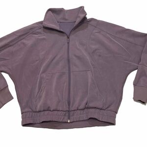 8 / Lululemon Brushed Softstreme Funnel-Neck Zip Up
Jacket